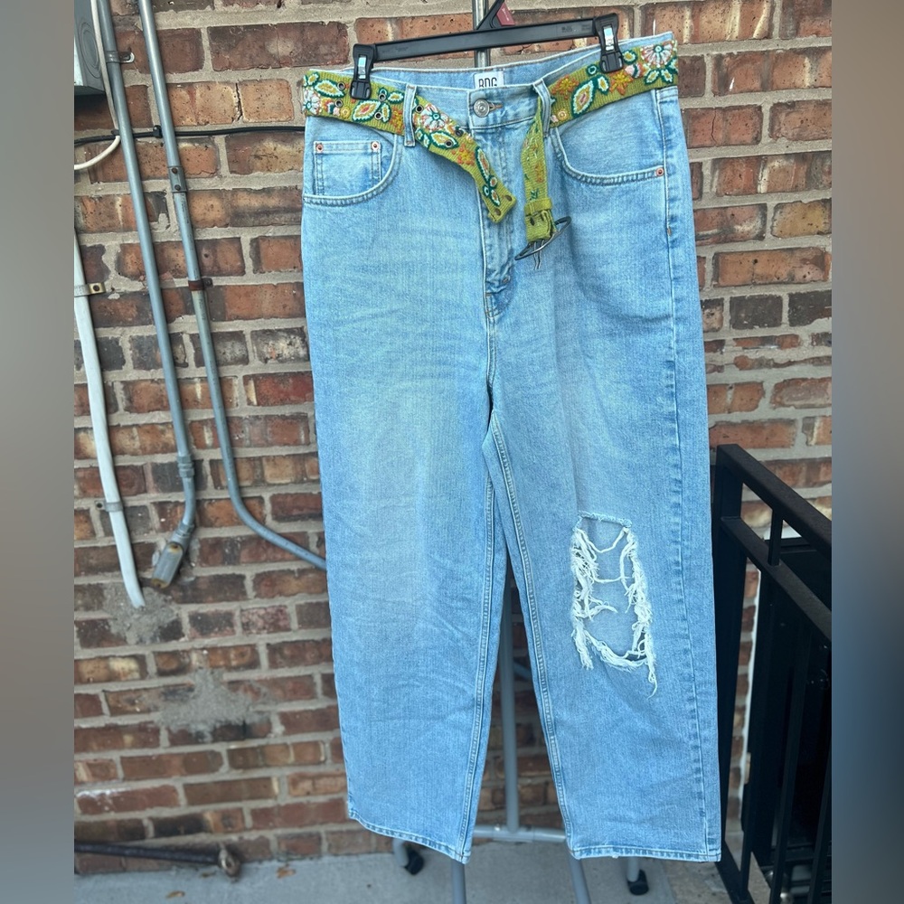 BDG blue ripped straight legged jeans with removable belt size 32